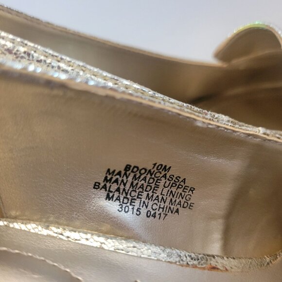 Bandolino Womens Gold Block Heel Loafers Size 10M With Metallic Finish & Logo Ac - Picture 6 of 9